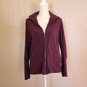 Lululemon Windbreaker lightweight jacket Size 6 color plum purple
